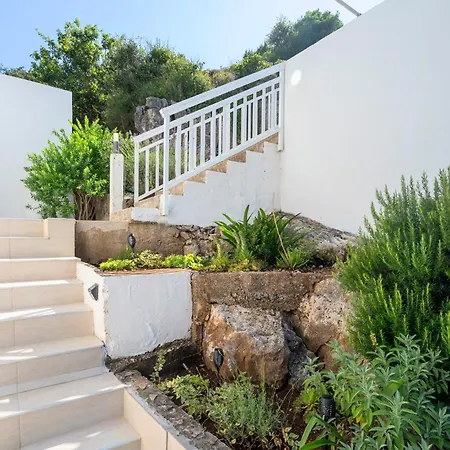 Secluded Sea View House - 10m From The Sea *