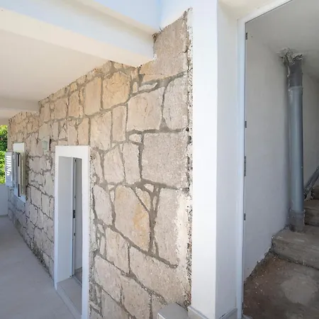 Vakantiehuis Secluded Sea View House - 10m From The Sea *