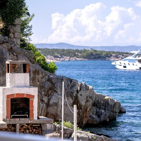 Secluded Sea View House - 10m From The Sea Vakantiehuis *
