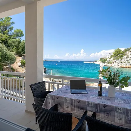 Secluded Sea View House - 10m From The Sea Vakantiehuis