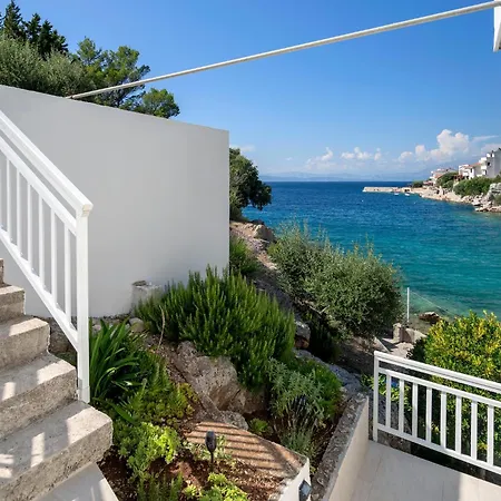 Vakantiehuis Secluded Sea View House - 10m From The Sea