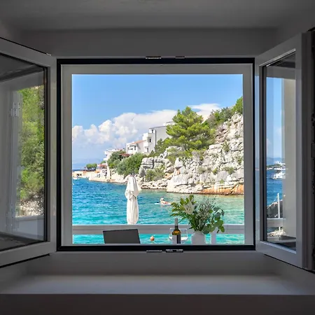 Secluded Sea View House - 10m From The Sea Gdinj
