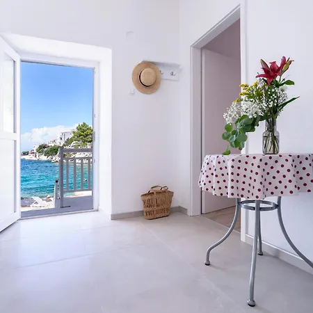 Secluded Sea View House - 10m From The Sea Vakantiehuis