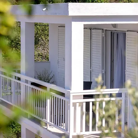 Secluded Sea View House - 10m From The Sea Vakantiehuis Gdinj