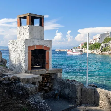 Vakantiehuis Secluded Sea View House - 10m From The Sea Gdinj