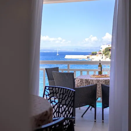Secluded Sea View House - 10m From The Sea Vakantiehuis *