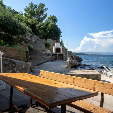 Vakantiehuis Secluded Sea View House - 10m From The Sea Gdinj