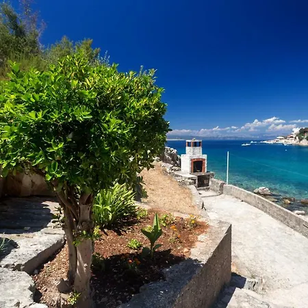 Secluded Sea View House - 10m From The Sea Vakantiehuis Gdinj